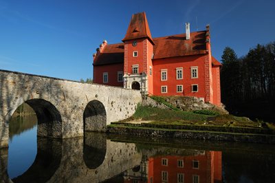 Червена Лгота: крепость, перестроенная в замок